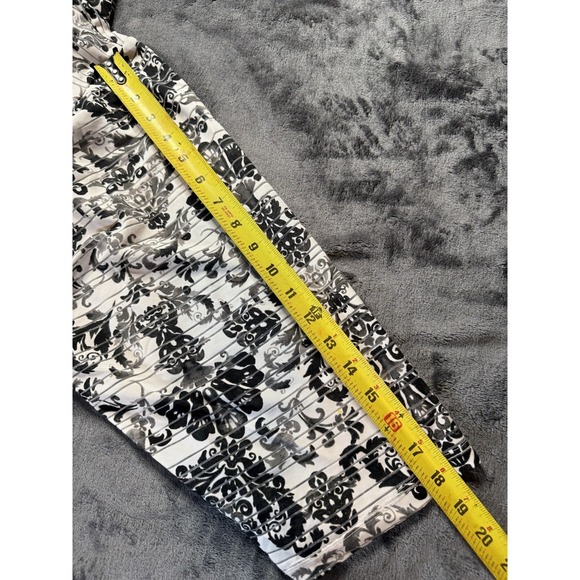 Cathy Woman Top Black, Gray & White 3/4 Sleeve Size 3x, Floral - Picture 4 of 8